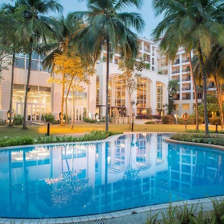 Bangi Resort Hotel Bandar Baru Bangi Exterior photo The Royal