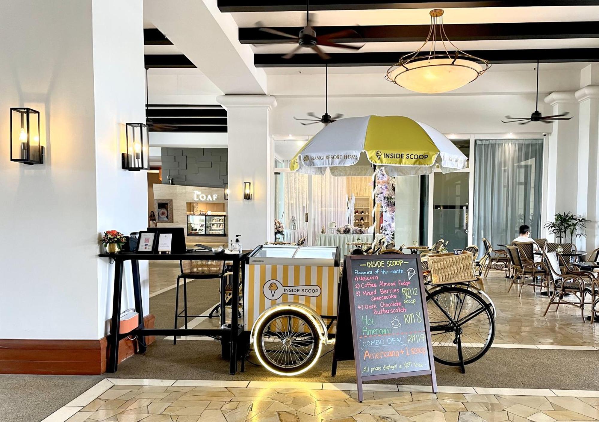 Bangi Resort Hotel Bandar Baru Bangi Exterior photo A mobile bicycle cart